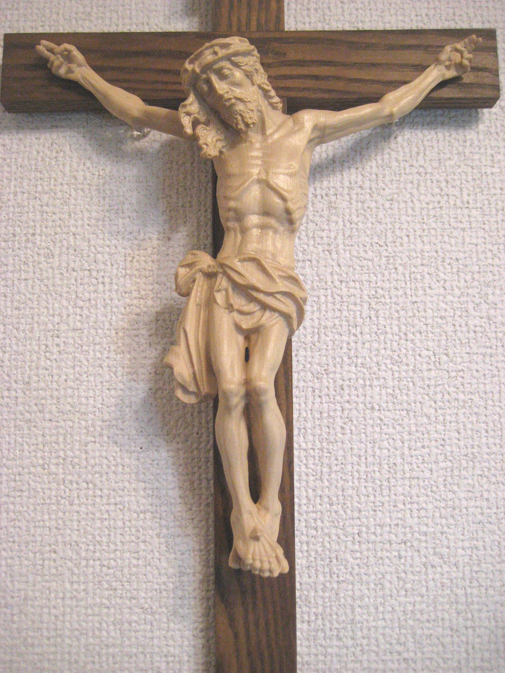 Amazon.co.jp: 欧州教会使用 創業100年木彫りブランド《レーピ》 磔刑